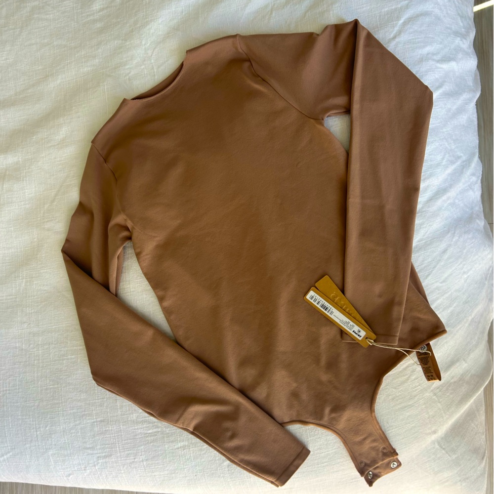 Skims Essential Long Sleeve Bodysuit